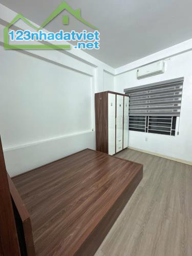 DÂN XÂY CHẮC CHẮN -BÁN GẤP NHÀ PHỐ TRẠM 40M- Ô TÔ ĐỖ CỔNG- FULL NỘI THẤT 6.X TỶ - 1