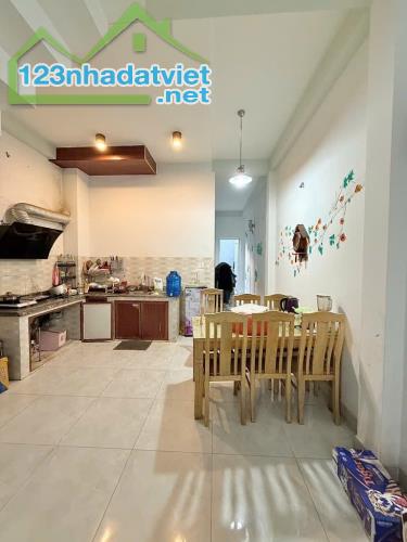 🌺NHÀ MẶT TIỀN 3 TẦNG đường THẠNH LỘC 15, phường THẠNH LỘC,Q12,dt 160m2(4mx40m)💵6tỷ ✍️NHÀ - 4