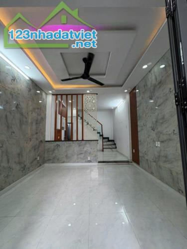 BÁN NHÀ GÒ XOÀI - LÊ VĂN QUỚI - BÌNH TÂN - HẺM 6M - 40M2 - 3 TẦNG - CHỈ 4.2 TỈ