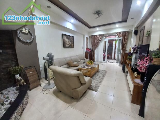 Nhà 5 tầng mới cứng ở liền - HXH Ba Vân, Khu Bàu Cát - DT: 4.1 x 17m, vuông vức, giá: 10.5