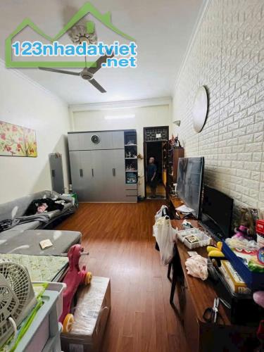 Xuân La, DT 55M2x4T, MT 4.2M, giá 19 tỷ  Ô TÔ TRÁNH - GARA Ô TÔ - PHÂN LÔ BÀN CỜ - VỈA HÈ - 3