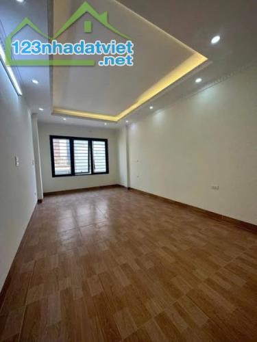 Bán nhà LÔ GÓC Lai Xá, Kim Chung, Hoài Đức. Ngõ thông tứ tung, ô tô, kinh doanh. 38m2, 4 - 3