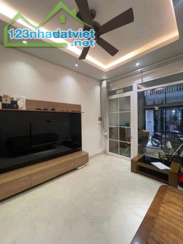 🌟 Bán nhà lô góc 3 thoáng, Trung tâm Đa Sỹ, Cách chợ vài bước chân, giá chỉ hơn 7 tỷ