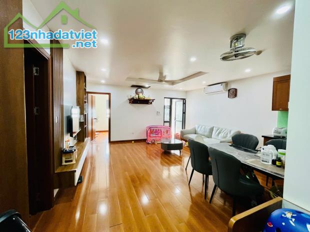 CẦN BÁN GẤP 1 CĂN HỘ CC 3 NGỦ, 80M2, HATESCO, HOÀNG MAI. GIÁ HƠN 4 TỶ.