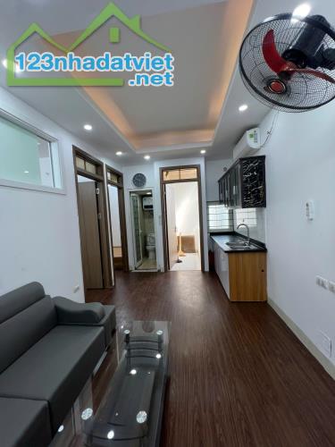 Bán chung cư phố Giáp Nhất, Thanh Xuân, 50m2, nhà đẹp full nội thất, ban công thoáng