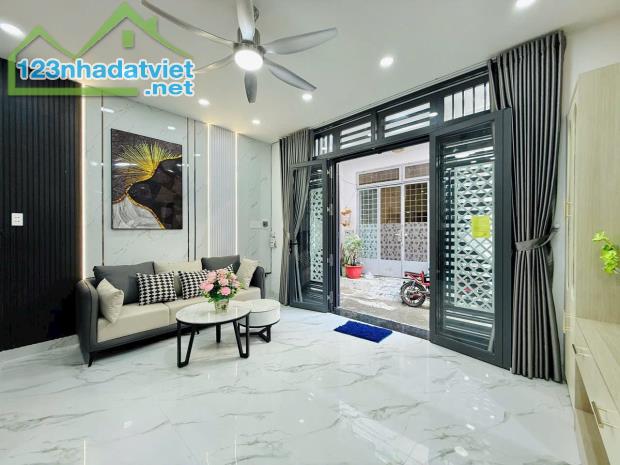 🔥🔥CHÀO BÁN SIÊU PHẨM ĐẸP TUYỆT, CÓ PHÒNG NGỦ DƯỚI TRỆT - ĐƯỜNG CÂY TRÂM - GÒ VẤP - 1