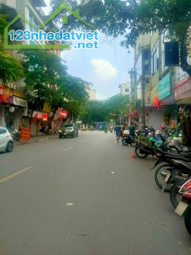 BÁN NHÀ PHÂN LÔ HOÀNG QUỐC VIỆT, LÔ GÓC, VỈA HÈ ÔTÔ TRÁNH, VIEW THOÁNG, 66M2 CHỈ 26 TỶ 800 - 2