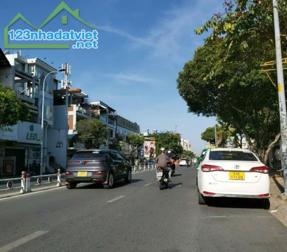 Bán nhà Gò Vấp, hẻm xe hơi Lê Đức Thọ 75M², 3 tầng, 11Pn,ngang 4.1m đẹp gần chợ