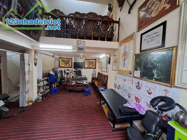NHÀ ĐẸP NGỌC THUỴ, LONG BIÊN DÂN XÂY CHẮC CHẮN - MẶT TIỀN RỘNG - CÁCH 20M RA PHỐ NGỌC THỤY - 3