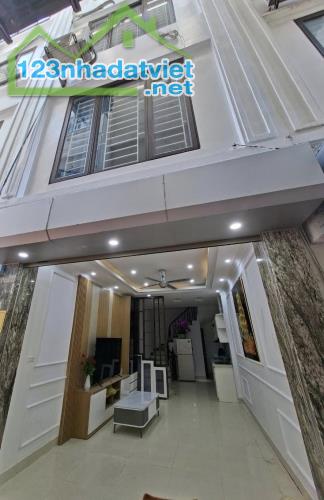 BÁN NHÀ ĐẸP ĐÀM QUANG TRUNG – 30M² x 5 TẦNG – CHỈ 6,5 TỶ – FULL NỘI THẤT, SỔ ĐỎ CHÍNH CHỦ
