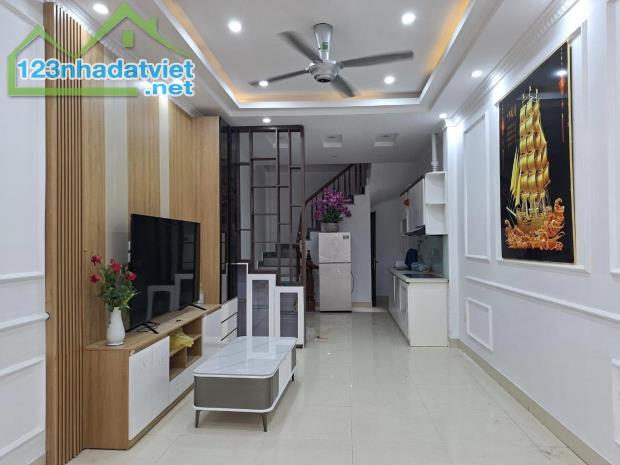 BÁN NHÀ ĐẸP ĐÀM QUANG TRUNG – 30M² x 5 TẦNG – CHỈ 6,5 TỶ – FULL NỘI THẤT, SỔ ĐỎ CHÍNH CHỦ - 1