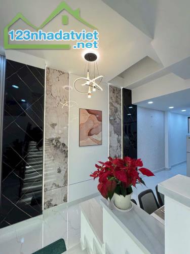 CHỈ NHỈNH 6 TỶ- NHÀ 2 TẦNG 73M2, XE HƠI NGỦ TRONG NHÀ-TRUNG TÂM QUẬN12-GẦN METRO. - 3