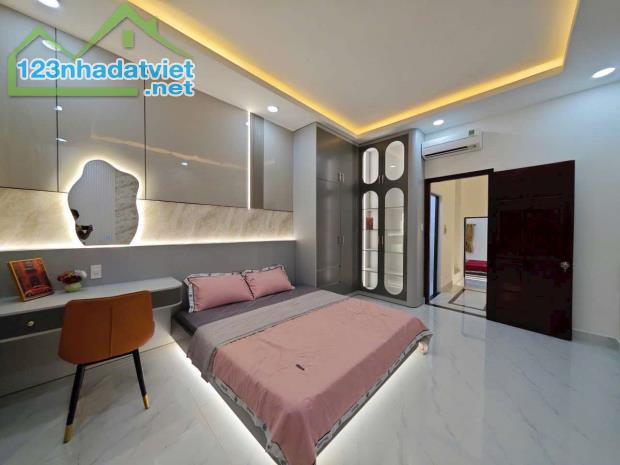 CHỈ NHỈNH 6 TỶ- NHÀ 2 TẦNG 73M2, XE HƠI NGỦ TRONG NHÀ-TRUNG TÂM QUẬN12-GẦN METRO. - 2