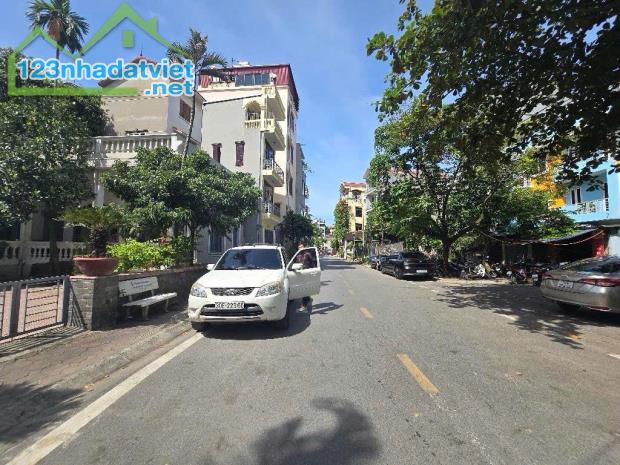 BÁN NHÀ NGUYỄN VĂN CỪ, LONG BIÊN, 36M2, 5 TẦNG, Ô TÔ GẦN, MẶT TIỀN RỘNG, HƠN 6 TỶ