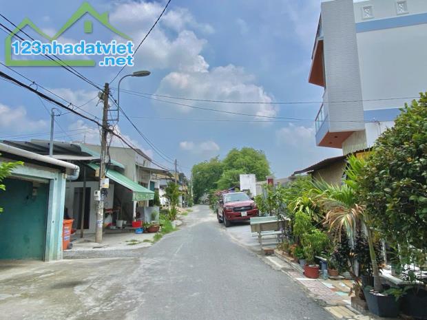 HẠ GIÁ BÁN GẤP !! Đất khu Việt Kiều xã Tân Thông Hội - Củ Chi 174M2 - 2