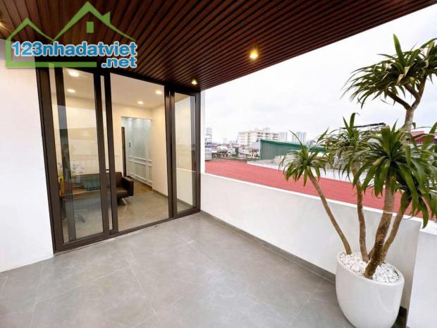 Bán Nhà Đẹp Ô Tô Đỗ Cửa – Full Tiện Nghi – Thiết Kế Thông Minh – Ngõ Thông Kinh Doanh – - 4