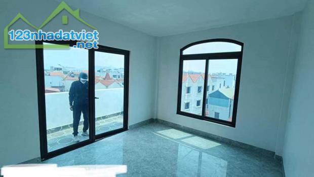 Bán Nhà 5 Tầng Mới Kính Koong Tại Phú Minh – Mặt Tiền 6.2m