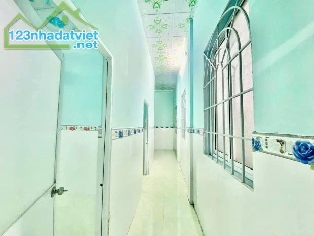 Chủ Ngộp Bán gấp nhà 157m2 Bà Điểm Hóc Môn 800tr – SHR – ở ngay - 2