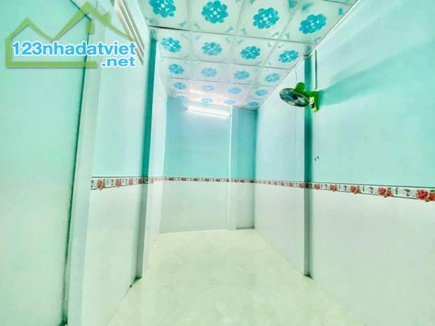 Chủ Ngộp Bán gấp nhà 157m2 Bà Điểm Hóc Môn 800tr – SHR – ở ngay - 3