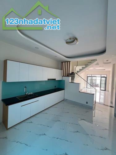 Bán nhà gần mặt tiền Hà Huy Giáp Quận 12 - 64m2- đường 6m - Giá chỉ 4.5 tỷ - 1