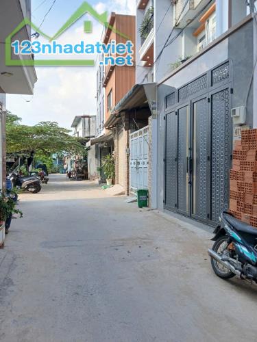 Bán Nhà HXH Mặt Tiền Đường Hương Lộ 2, P. Bình Trị Đông A, Q. Bình Tân. Diện tích - 4