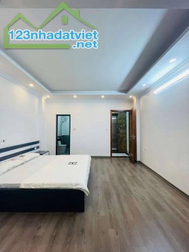 Bán nhà Phạm Văn Đồng 6 tầng 38m2 thang máy nhập, hai thoáng, ngõ rộng, kinh doanh, giá 8. - 2