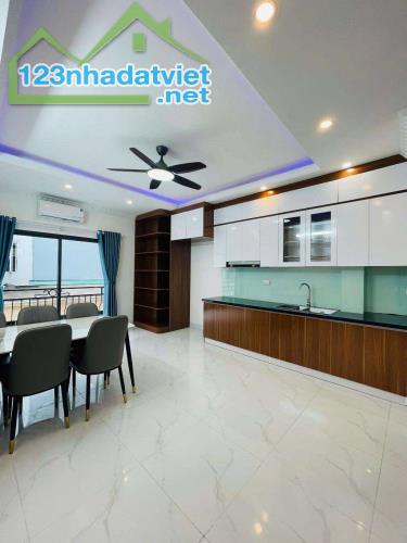 Bán nhà Phạm Văn Đồng 6 tầng 38m2 thang máy nhập, hai thoáng, ngõ rộng, kinh doanh, giá 8. - 4