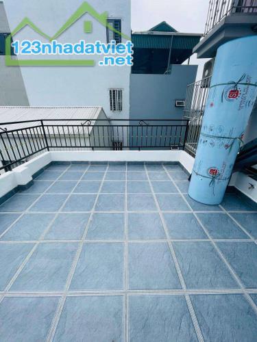 Bán nhà Phạm Văn Đồng 6 tầng 38m2 thang máy nhập, hai thoáng, ngõ rộng, kinh doanh, giá 8. - 5