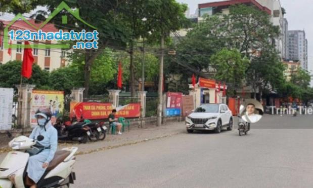 BÁN NHÀ KIM GIANG THANH XUÂN 6.1 TỶ 34M VỊ TRÍ CỰC ĐỈNH 10M RA PHỐ FULL NỘI THẤT