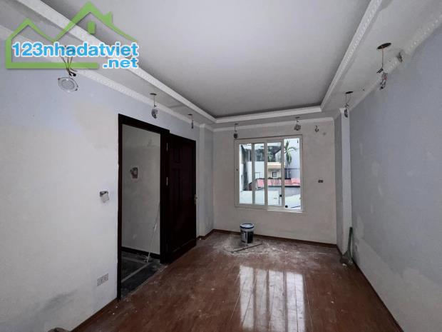 BÁN NHÀ KIM GIANG THANH XUÂN 6.1 TỶ 34M VỊ TRÍ CỰC ĐỈNH 10M RA PHỐ FULL NỘI THẤT - 3