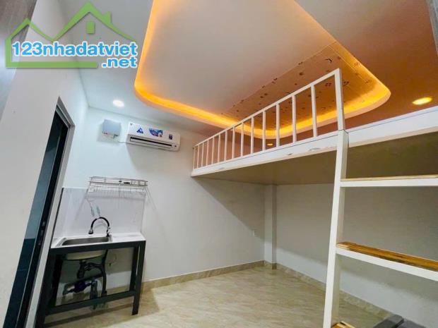 Quá Hot...CHDV ngay chợ Gò Vấp- 5 tầng,xe hơi vào nhà,sẵn dòng tiền ~600 triệu/năm.Nguyễn - 2