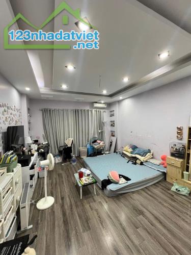 QUẬN 10, BÁN NHÀ 2 TẦNG, 48m2, SÁT MT NGUYỄN KIM, GẦN CHỢ NHẬT TẢO, NHỈNH 6 TỶ