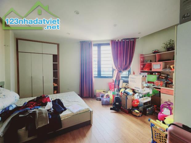 BÁN NHÀ PHỐ VĂN KHÊ_HÀ ĐÔNG_PHÂN LÔ DỊCH VỤ DỌC BÚN_LÔ GÓC VIEW VƯỜN HOA_DT :50M_ 15,6 TỶ - 2