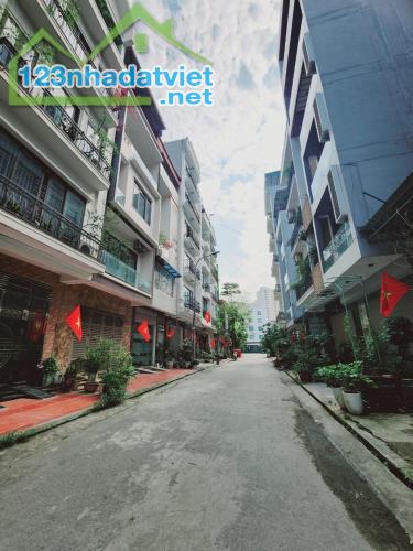 BÁN NHÀ PHỐ VĂN KHÊ_HÀ ĐÔNG_PHÂN LÔ DỊCH VỤ DỌC BÚN_LÔ GÓC VIEW VƯỜN HOA_DT :50M_ 15,6 TỶ - 3
