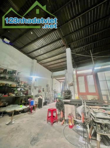 Bán nhà  Cấp 4, Hẻm xe hơi 8m Lê Văn Quới, DT: 8x20m, tiện xây, giá 13.9 tỷ. - 2