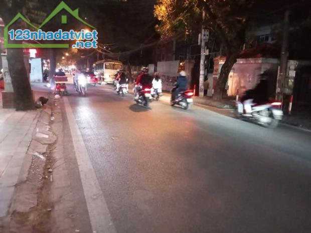 NHÀ MẶT PHỐ HOÀNG HOA THÁM - TÂY HỒ - NHÀ 2 MẶT TIỀN - 1 MẶT PHỐ VÀ 1 MẶT NGÕ - XÂY 5 TẦNG - 2