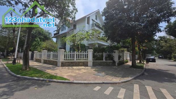 BIỆT THỰ - LÔ GÓC - MẶT SÔNG - BỂ BƠI RIÊNG - THANG MÁY - VINHOME RIVERSIDE - LONG BIÊN. C - 2