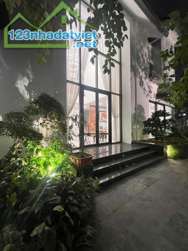 BIỆT THỰ - LÔ GÓC - MẶT SÔNG - BỂ BƠI RIÊNG - THANG MÁY - VINHOME RIVERSIDE - LONG BIÊN. C - 5