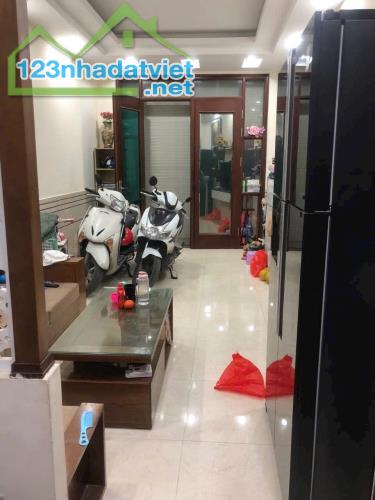 BÁN NHÀ QUẬN 10, 2 TẦNG, 46m2, HXH, SÁT MẶT TIỀN, GẦN SÂN VĐ THỐNG NHẤT, 6,5 TỶ
