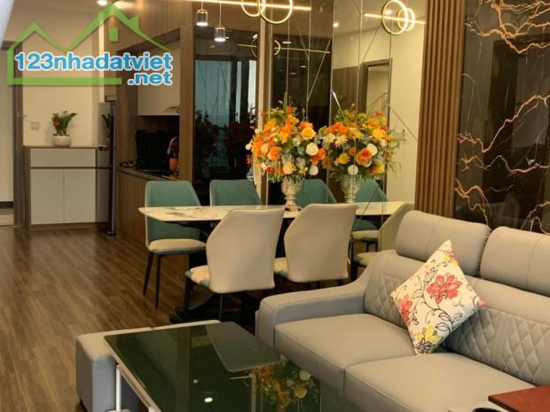 Cho thuê căn hộ 2 phòng ngủ tại DIAMOND TOWER