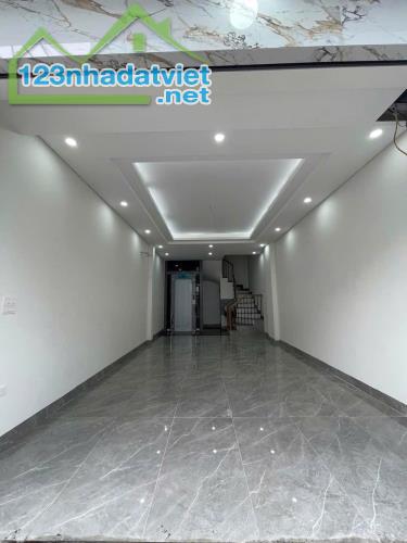 B.Á.N NHÀ DÂN XÂY LONG BIÊN - GẦN AEON MALL- 6 TẦNG THANG MÁY- FULL NT- GARA Ô TÔ - Ô TÔ