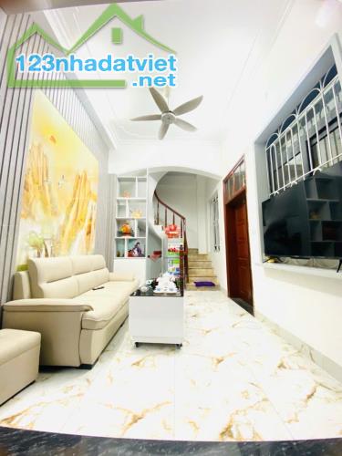 Cơ Hội Vàng: Nhà Phố Thái Thịnh, Đống Đa, tiện ích khắp nơi