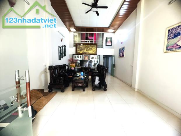 CẦN BÁN GẤP NHÀ MT ĐƯỜNG QUÁCH HỮU NGHIÊM, TÂN PHÚ, 125 M2, 2 LẦU CHỈ 12,8 TỶ. - 3