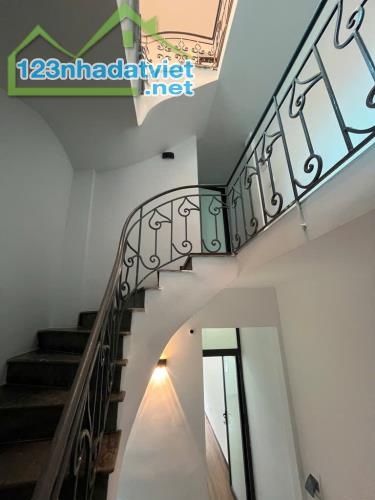 TRƯƠNG ĐỊNH-DT38M x 5 TẦNG, QUANH 5 TỶ-Ô TÔ QUA NHÀ- LÔ GÓC-2 THOÁNG-FULL NỘI THẤT