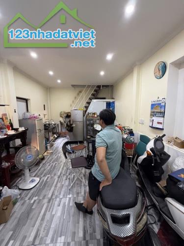 Nhà lô góc hẻm ba gác thông 2 tầng ngang 4m giá 3,7 tỷ - 1