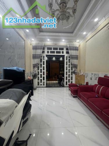 Bình Tân,hẻm ô tô, Nhà mới đẹp 4 tầng 72M2, gần MT, giá rẻ.