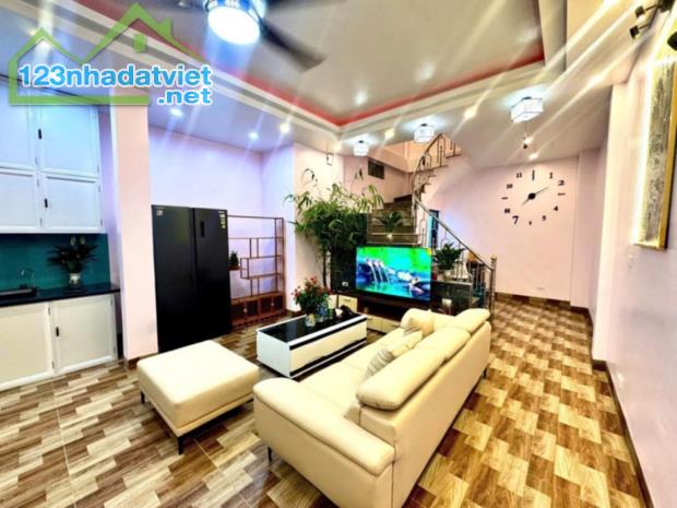 Nhà đẹp Khương Đình – Thanh Xuân – Sát Ngã Tư Sở - Trung tâm Quận - Full nội thất xịn xò