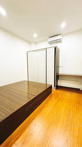 Ô TÔ CON ĐỖ CỬA. NGAY GẦN PHỐ -  HÀNG XÓM KĐT KIẾN HƯNG