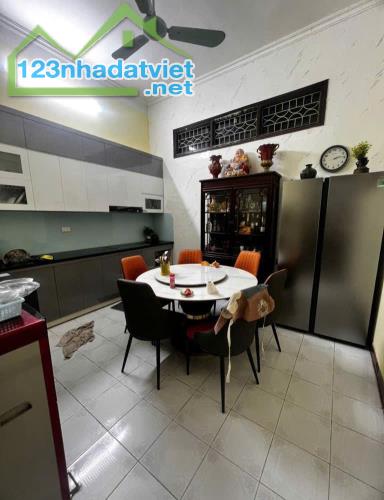 Bán nhà vị trí VIP ngõ 105 Xuân La, Tây Hồ. Phân lô, Ô tô Tránh. Kinh doanh. 60m. 19 tỷ - 4