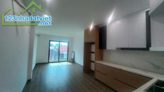 Nhà đẹp Ô Tô 7 chỗ đỗ cổng, Thang máy. Xuân Đỉnh hàng xóm Kosmo, Xuân La, 50m.14 tỷ - 2